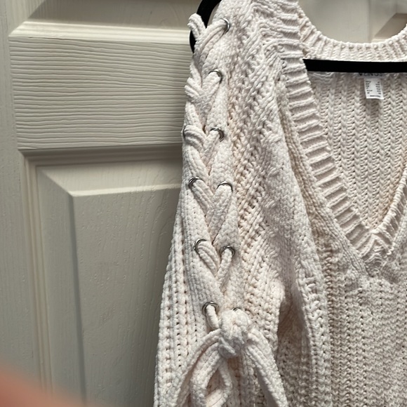 NWOT ⭐️TEDDY BEAR SOFT!!⭐️ VENUS THICK Beige Sweater with Lace-Ip Sleeves, 2x - Picture 2 of 9